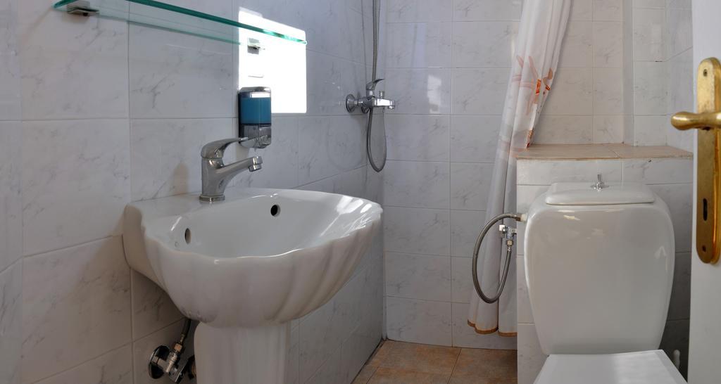 Hotel Adonis Kallithea  Pokoj fotografie