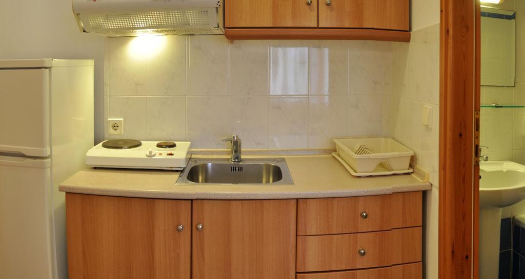 Hotel Adonis Kallithea  Pokoj fotografie